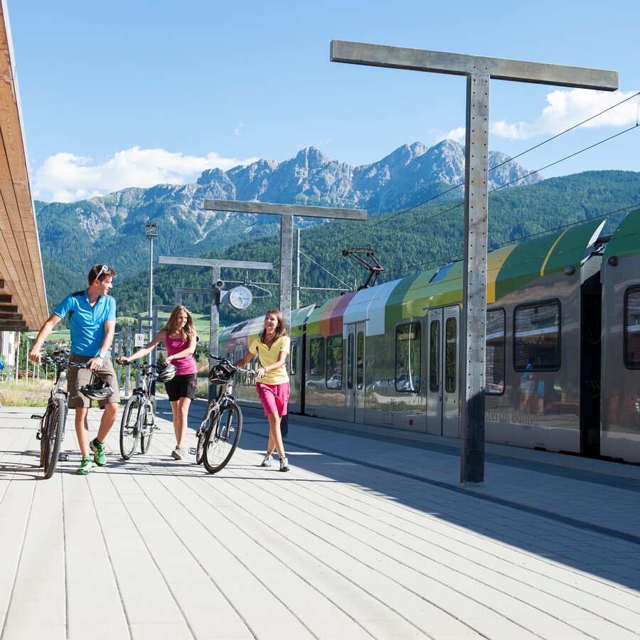 Giro in bicicletta, treno | © Alex Filz