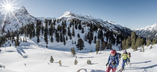 Scialpinismo in paesaggio invernale | © Wisthaler Harald