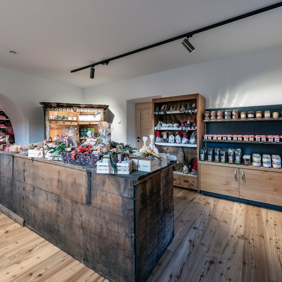 Butcher shop from the inside, regional products | © Kottersteger Manuel - Metzgerei Steiner