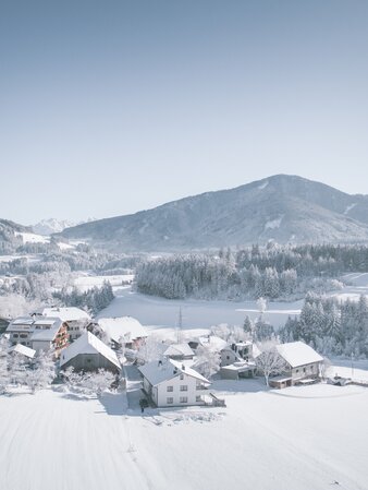 Paese, inverno, neve, vista sulla valle | © Kottersteger Manuel