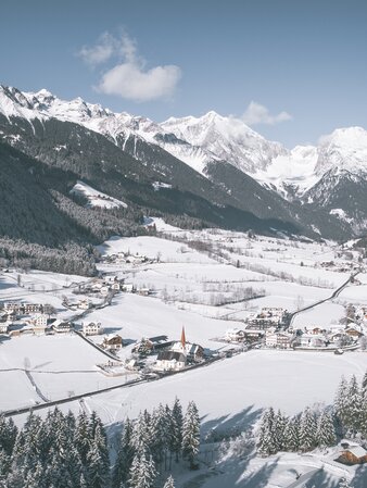 Paese, inverno, neve, vista sulla valle | © Kottersteger Manuel