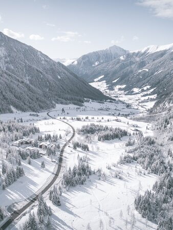 Dorf, Winter, Schnee, Talblick | © Kottersteger Manuel
