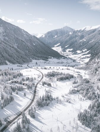 Paese, inverno, neve, vista sulla valle | © Kottersteger Manuel