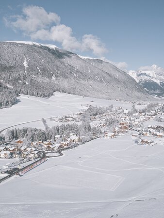 Paese, inverno, neve, vista sulla valle | © Kottersteger Manuel