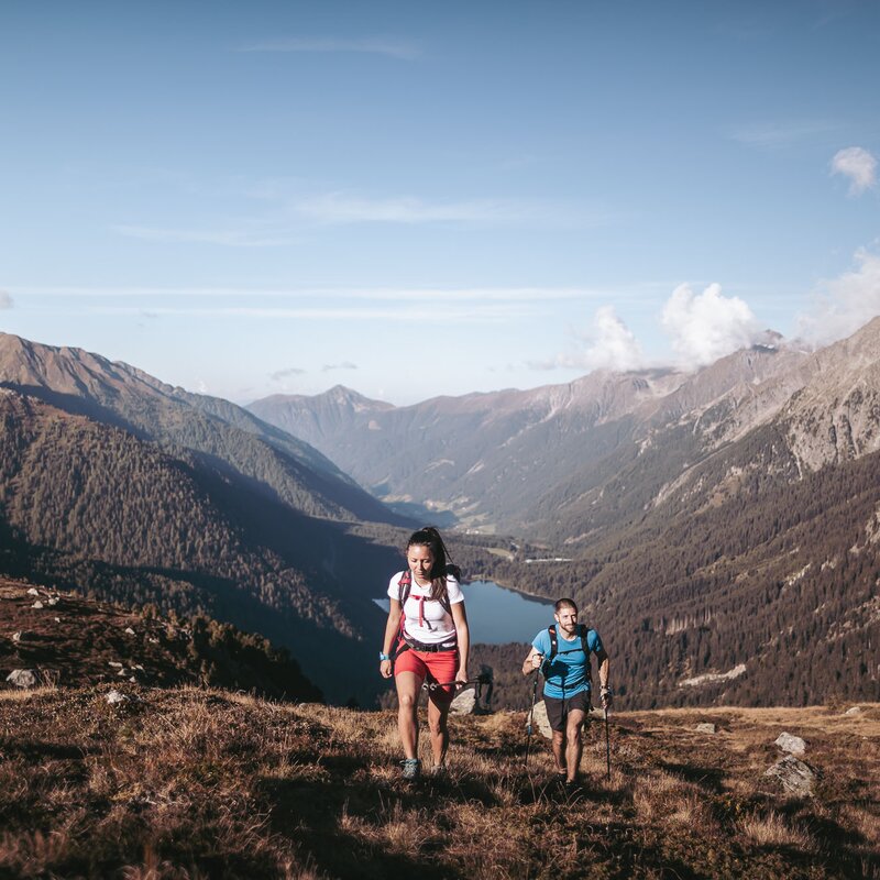 Wanderung am Staller Sattel, Blick auf Antholzer See | © Kottersteger Manuel - TV Antholzertal