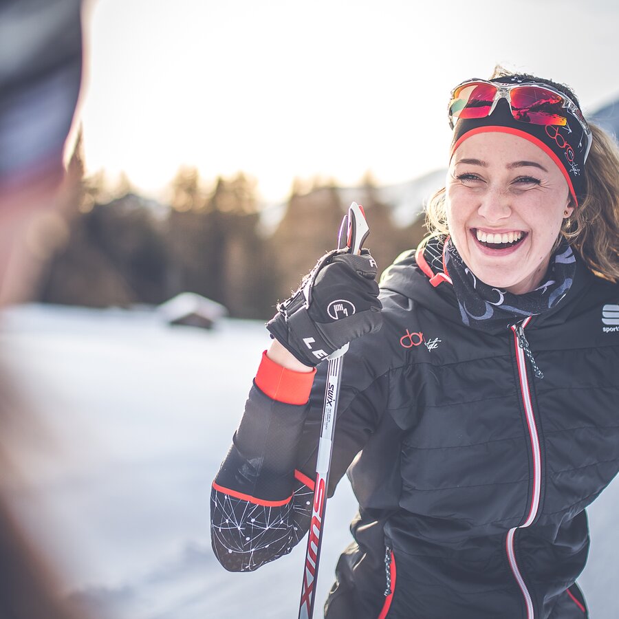 Cross-country skiers in winter landscape | © Manuel Kottersteger
